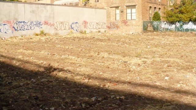 Rubble! Rubble!  Someone burgeled der burg